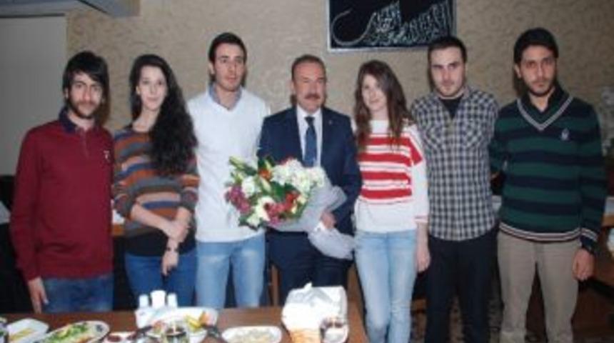 Başkan Doğan Gen&ccedil;lerle Buluştu