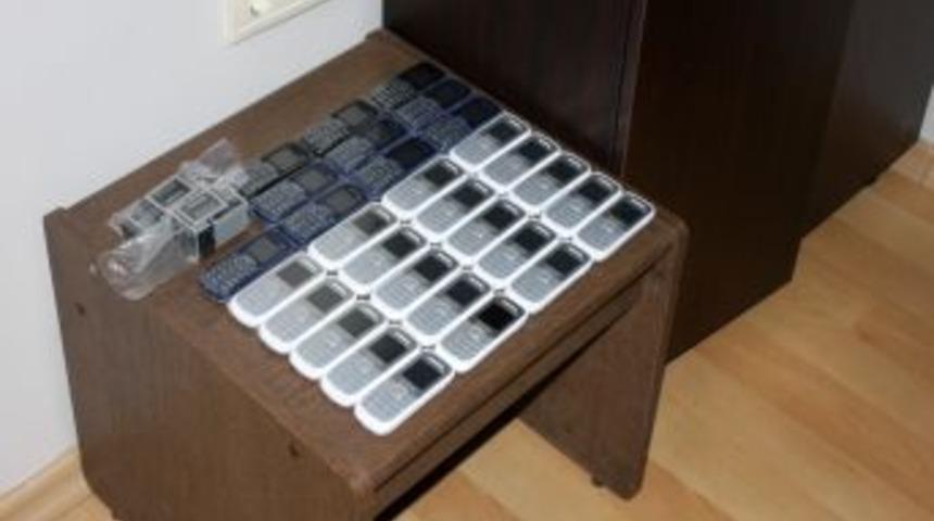 Bing&ouml;l'de 30 Adet Ka&ccedil;ak Cep Telefonu Ele Ge&ccedil;irildi