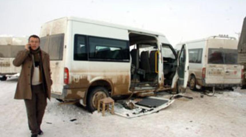 Özalp'te kaza; 18 yaralı