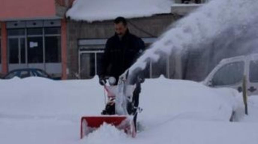 Arpaçay Belediyesi Karla Mücadelede Sınır Tanımıyor