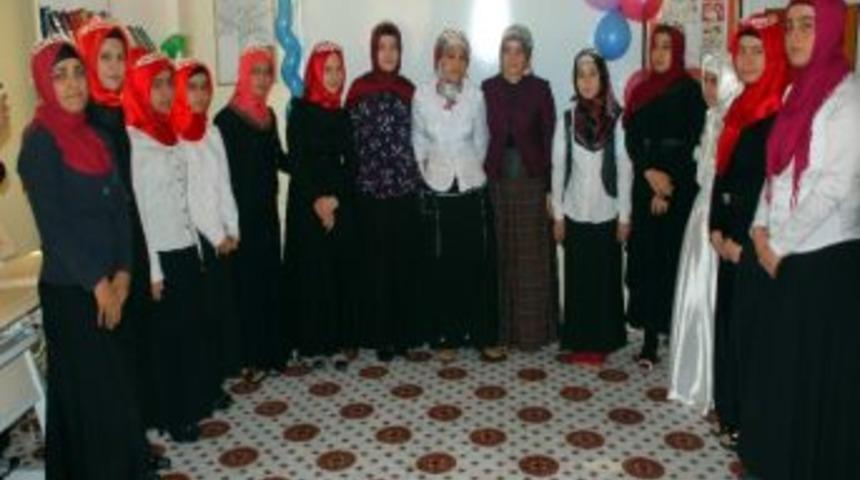 Kur'an Kursu &Ouml;ğrencilerine &Ouml;d&uuml;lleri Verildi