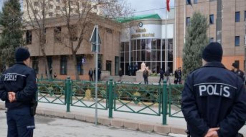 G&ouml;zaltına Alınan Belediye &Ccedil;alışanlarının Ifadelerini Alma Işlemi S&uuml;r&uuml;yor