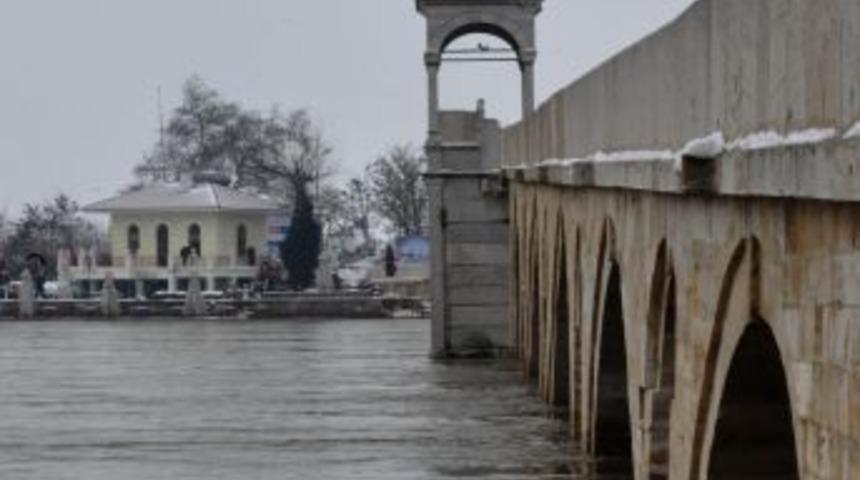 Meri&ccedil; Ve Tunca Nehirlerinde Su Seviyesi D&uuml;ş&uuml;yor