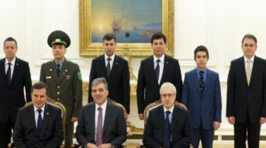 T&uuml;rkmenistan'ın Ankara B&uuml;y&uuml;kel&ccedil;isi G&uuml;l'e G&uuml;ven Mektubunu Sundu