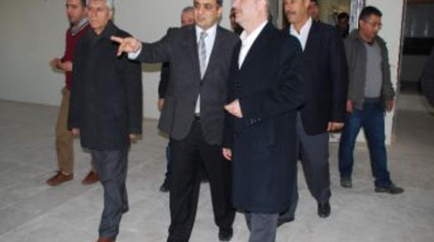 Yetiş, Yapımı Devam Eden Bazı Kurum Binalarını Gezdi