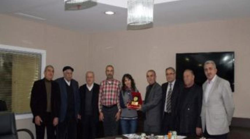 Vatbo&rsquo;dan Emekliye Ayrılan İlk Personele Plaket