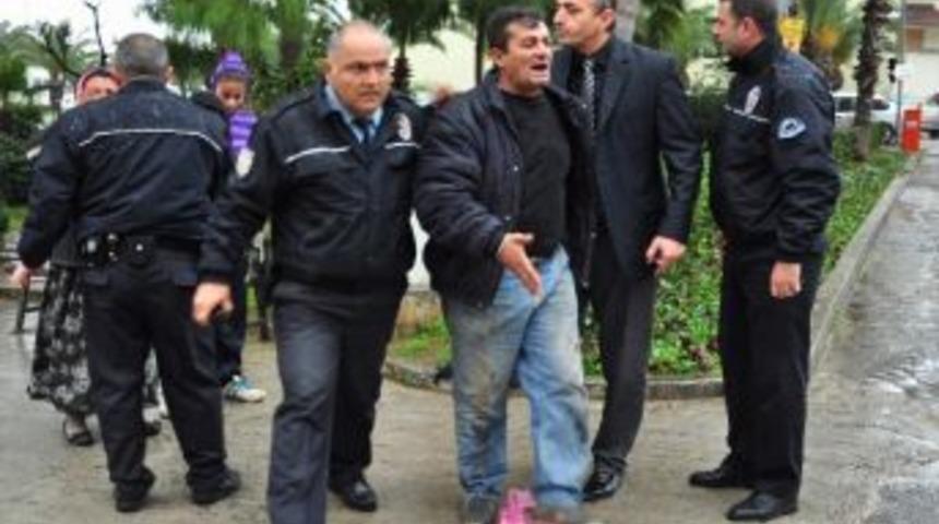 Kaymakamlık &Ouml;n&uuml;nde Kendini Yakmak İstedi