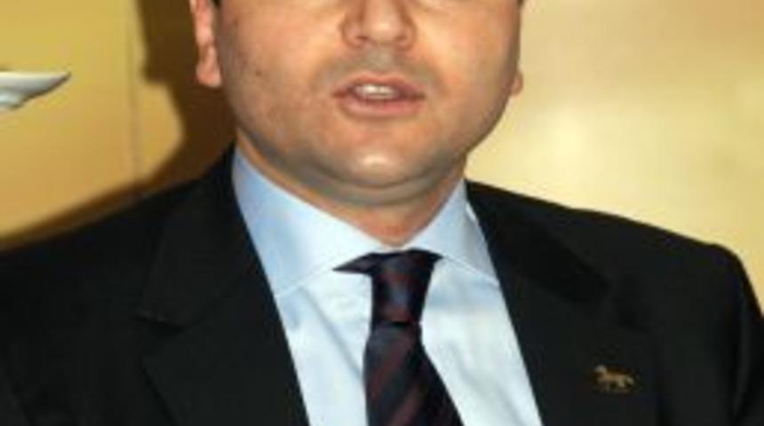 'Genel Başkanın Başka Bir Siyasi Partiyi Tercih Etmesi Yadırganmalı'