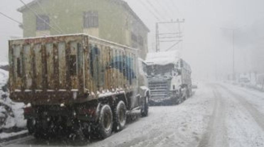 Hakkari&rsquo;de Karla M&uuml;cadele &Ccedil;alışması