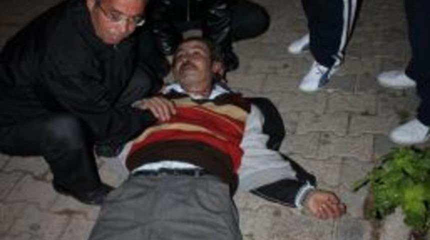 Kalp Krizi Ge&ccedil;iren Şahsın Imdadına Vatandaştan Ilk Yardım