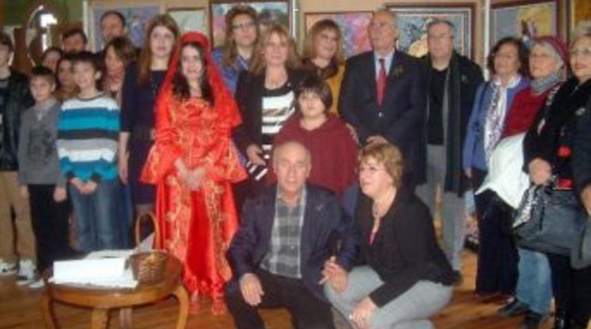 Burhaniye'de Protokole Kahveler Aslı&rsquo;dan