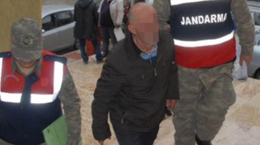 Tartıştığı Kişiyi Keserle Hastanelik Etti