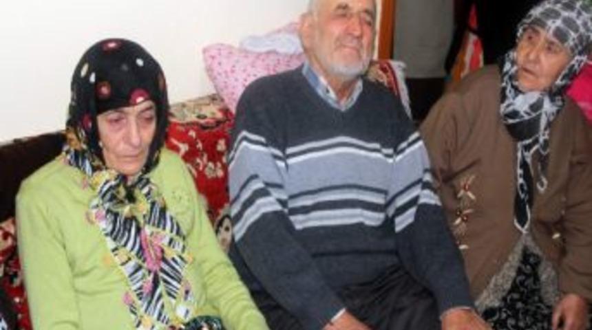 Anne Ve &Ccedil;ocuklarının &Ouml;l&uuml;m&uuml; Yakınlarını Yasa Boğdu