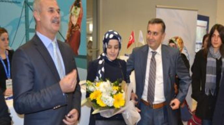 T&uuml;rkiye&rsquo;yi 'g&uuml;ler Y&uuml;z'le Geziyorlar