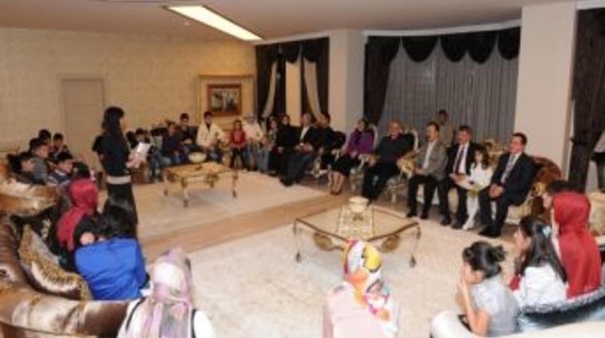 Vali Konutunda Şiir Okuma Yarışması