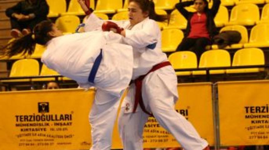 Karatede Se&ccedil;me Heyecanı Yaşandı