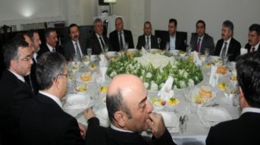 Konsiad &Uuml;yelerinden Rekt&ouml;r G&ouml;kbel&rsquo;e Ziyaret