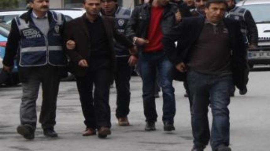 Hırsız Zanlısından Basın Mensuplarına &Ouml;p&uuml;c&uuml;k