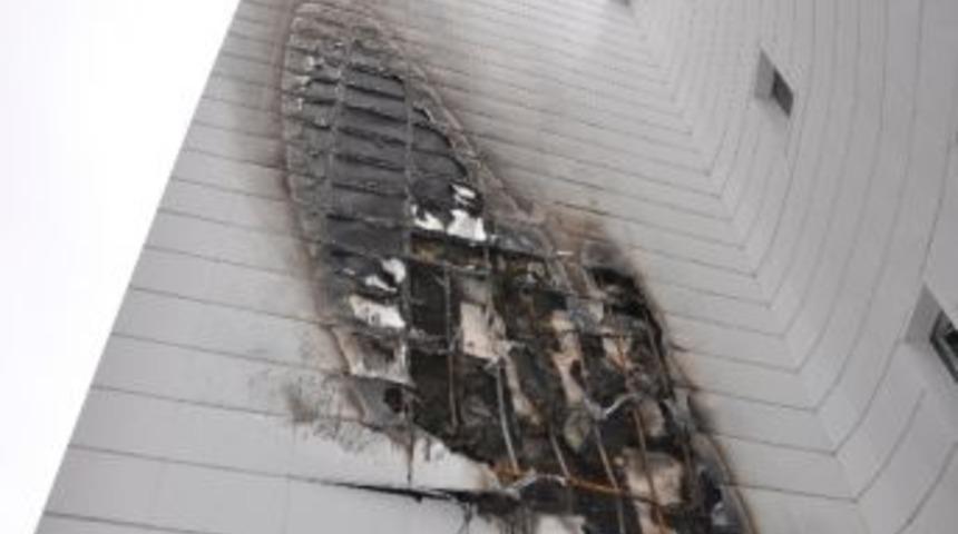 Vali Kolat Yangın &Ccedil;ıkan Y&uuml;ksek İhtisas Hastanesinde İncelemelerde Bulundu