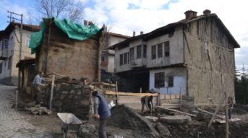 İskilip&rsquo;te Restorasyon &Ccedil;alışmaları S&uuml;r&uuml;yor