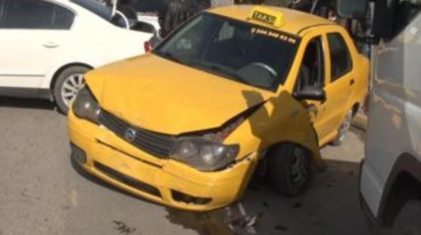 Kaza sonrası bı&ccedil;aklı kavga