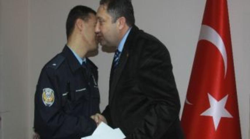 Polis M&uuml;d&uuml;r&uuml;nden Personeline Doğum G&uuml;n&uuml; S&uuml;rprizi
