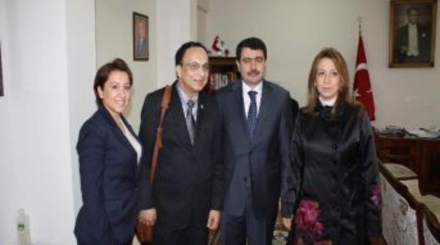 Unfpa T&uuml;rkiye Temsilcisi Dr. Huque, Vali Şahin'i Ziyaret Etti