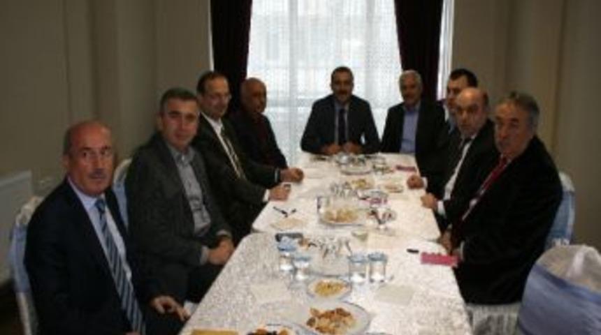 D&uuml;zce'deki Belediye Başkanları G&uuml;m&uuml;şova&rsquo;da Toplandı