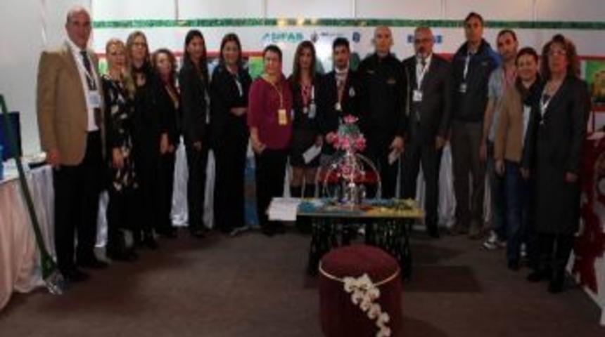 Pet Şişelerden Puf Tasarladı, Birinci Oldu