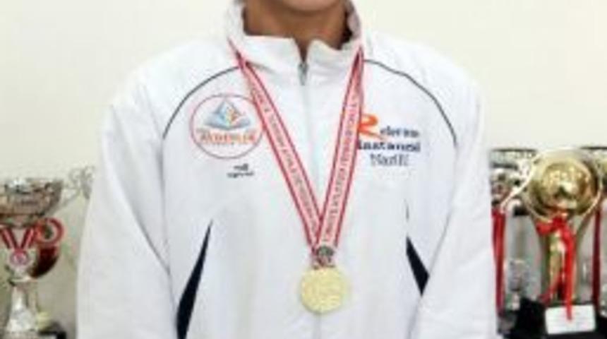 Y&uuml;ksek Atlama T&uuml;rkiye Şampiyonu Nazilli&rsquo;den