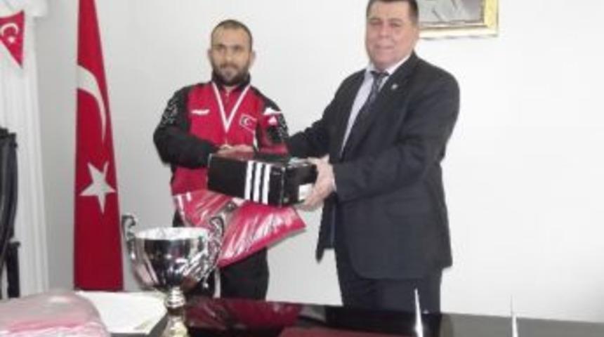 Aydınlı İşitme Engellilerden Akın&rsquo;a Ziyaret