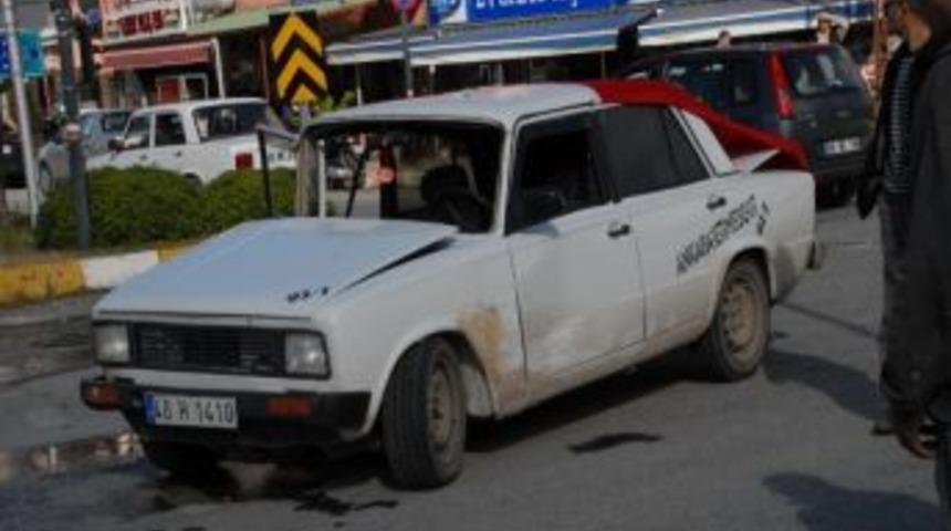 Fethiyede Asker Konvoyu İ&ccedil;in S&uuml;slenen Otomobil 2 Araca &Ccedil;arptı : 7 Yaralı
