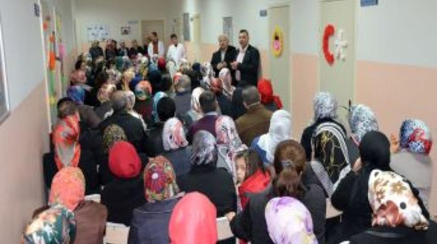 Bağcılar Belediyesi Bilgi Evinde Veli Toplantısı D&uuml;zenlendi