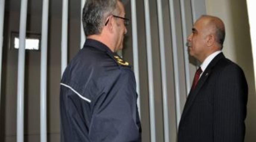 Sivas Emniyet M&uuml;d&uuml;r&uuml; Sel&ccedil;uk Kızılay Suşehri'nde İncelemelerde Bulundu