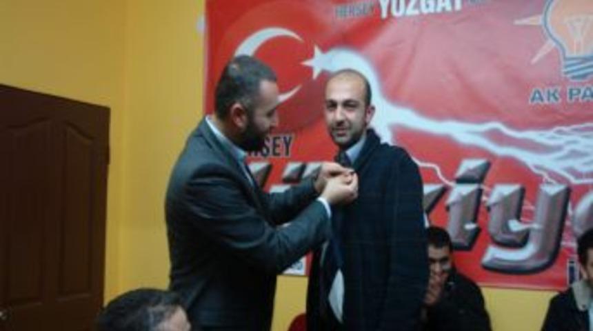 Yozgat&rsquo;ta HAS Partili Gen&ccedil;lere AK Parti Rozeti Takıldı