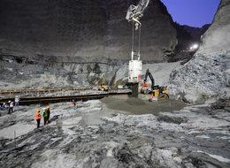 Yusufeli Barajı'nda beton dolguya başlandı