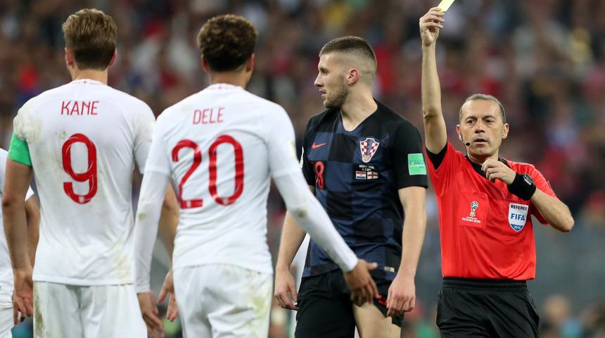 İngiliz taraftarlar FIFA'nın C&uuml;neyt &Ccedil;akır i&ccedil;in soruşturma a&ccedil;masını istiyor!