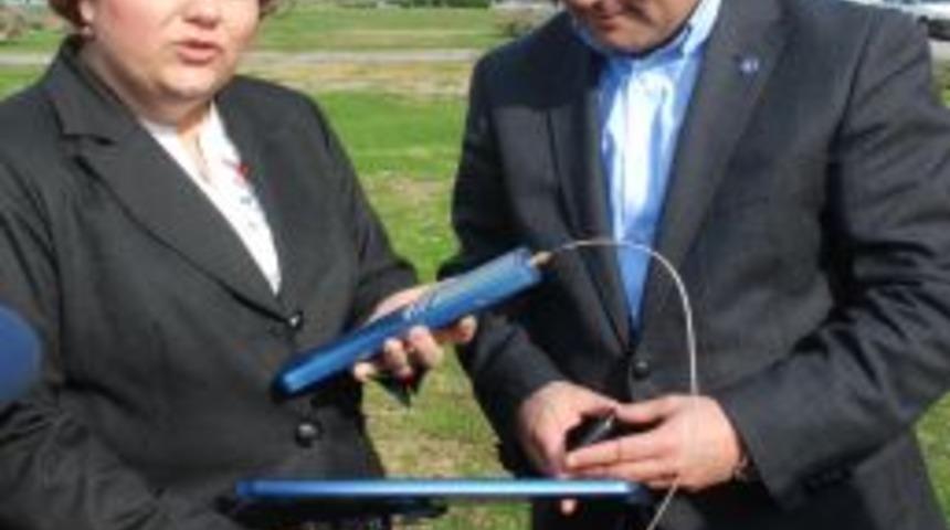 Elektromanyetik Alan &Ouml;l&ccedil;en Bilimadamları: Baz Istasyonu Arttık&ccedil;a Risk Azalıyor