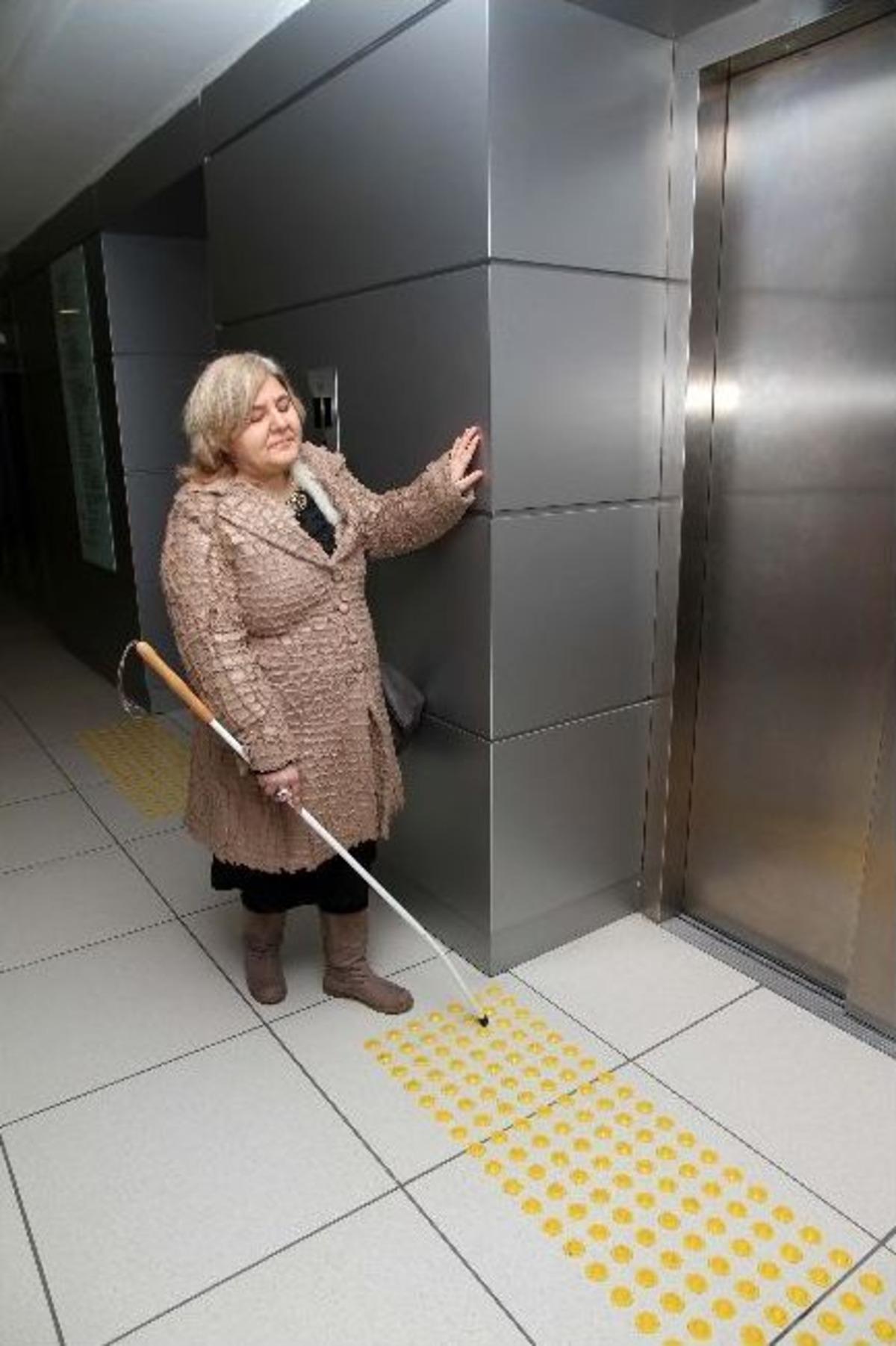 Karşıyaka Belediyesi&rsquo;nden G&ouml;rme Engellilere &Ouml;zel D&uuml;zenleme