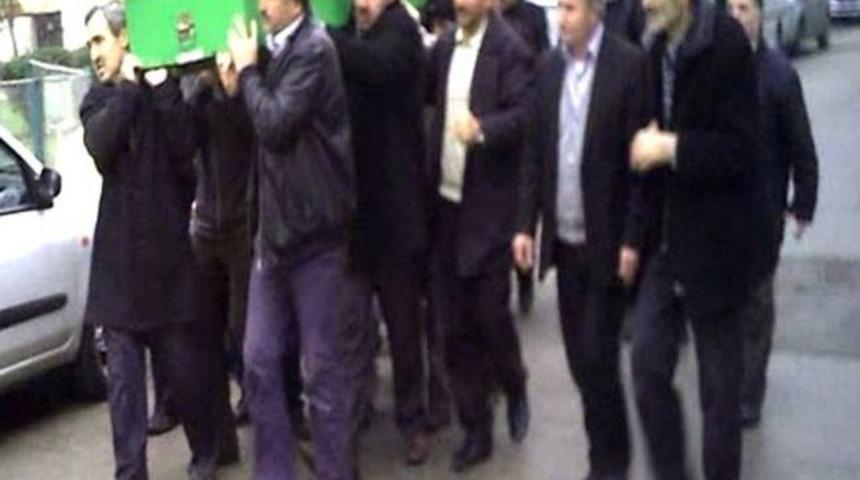 Ecel Peşini Bırakmadı