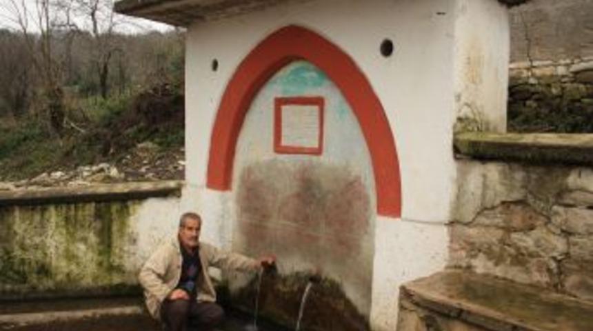 250 Yıllık Osmanlı &Ccedil;eşmesi Hala Akıyor