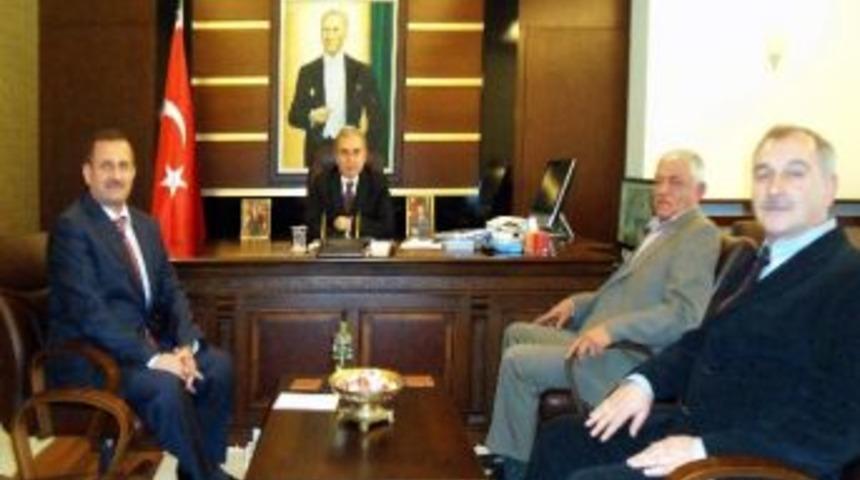 Kimse Yok Mu? Dernek Y&ouml;netimi Vali B&uuml;y&uuml;k'&uuml; Ziyaret Etti