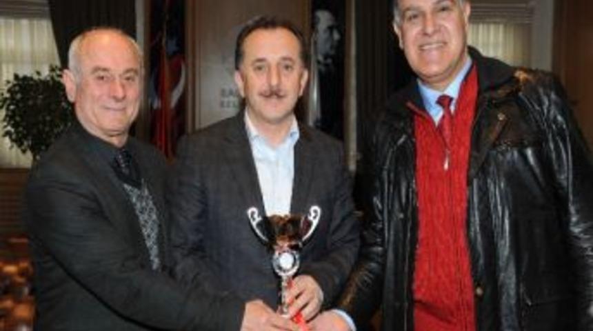 Belediye Başkanı &Ccedil;ağırıcı&rsquo;dan Şampiyonlara Destek