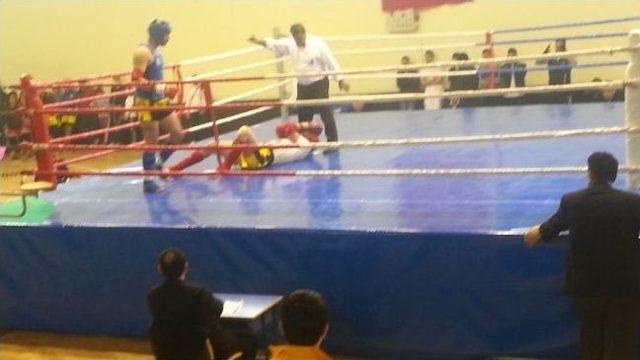 Bitlis Muay Thai’de Bölge Birincisi Oldu