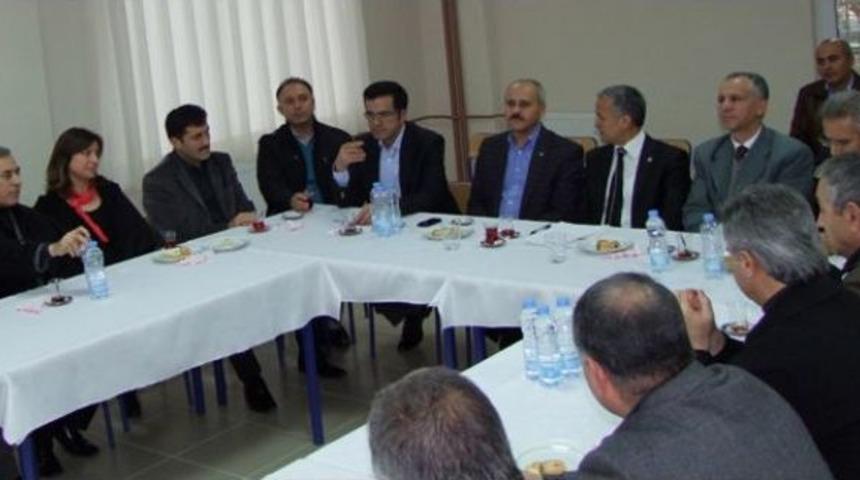 Salihli'de Fak&uuml;lte Binası &Ccedil;alışmaları Masaya Yatırıldı