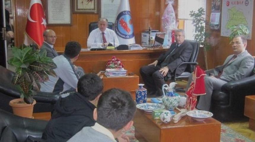 Gediz Atat&uuml;rk Ortaokulu Voleybol Takımı Altıncı Kez İl Birincisi