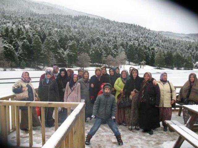 Kur’an Kursu Öğrencilerinden Abant Gezisi