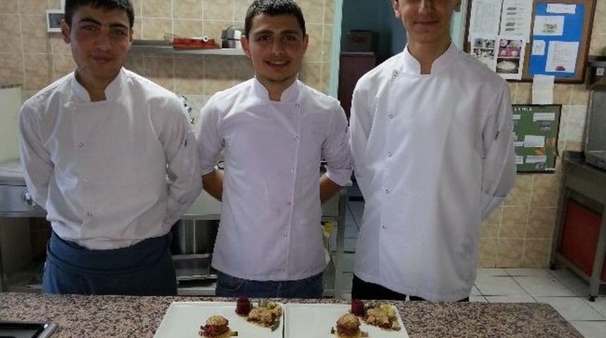 G&uuml;m&uuml;şhaneli &Ouml;ğrenciler Yemek Yarışmasında 3.oldu