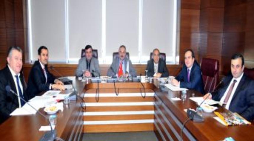 Spor Federasyonlarının 2013 B&uuml;t&ccedil;esi I&ccedil;in G&ouml;r&uuml;şmeler Başladı