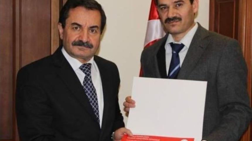 Dp&uuml;'l&uuml; &Ouml;ğretim &Uuml;yesine 'kanser Araştırma' &Ouml;d&uuml;l&uuml;